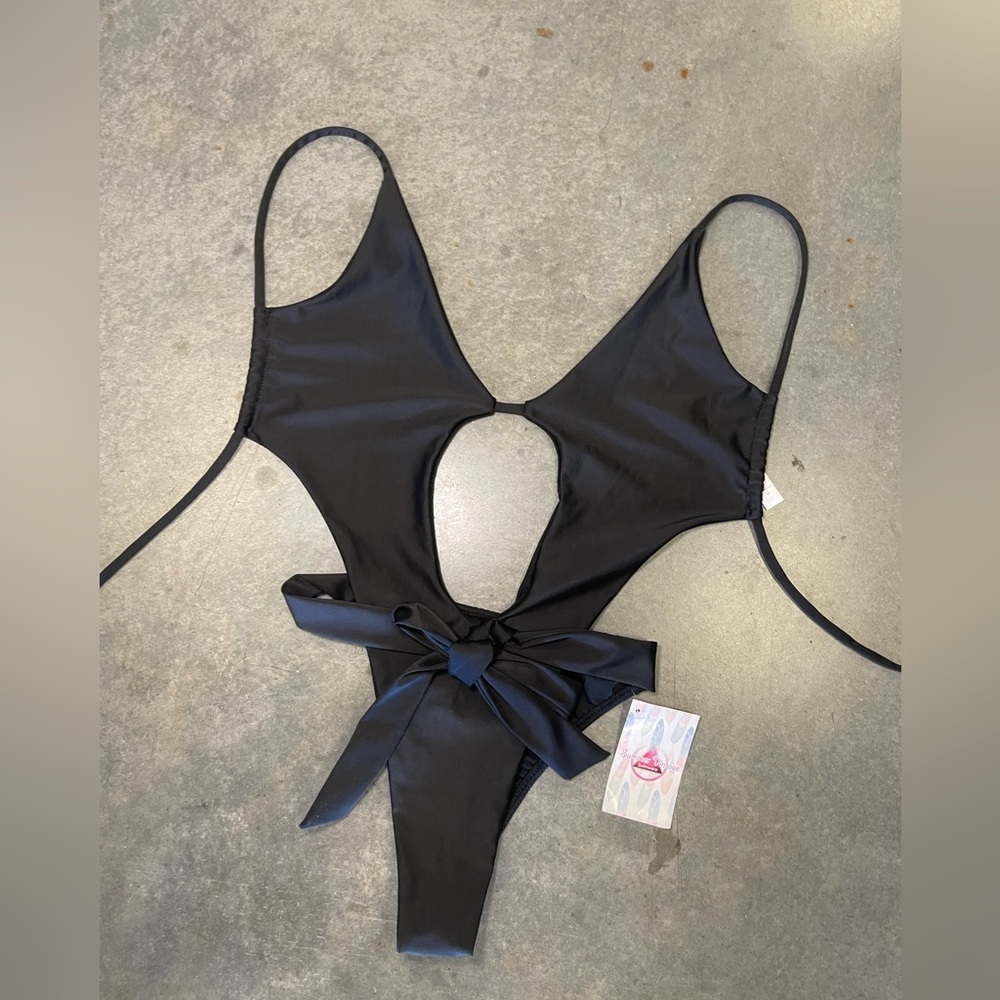 Swimsuits, one piece , women sexy, festival, body suit , size XS, color black.